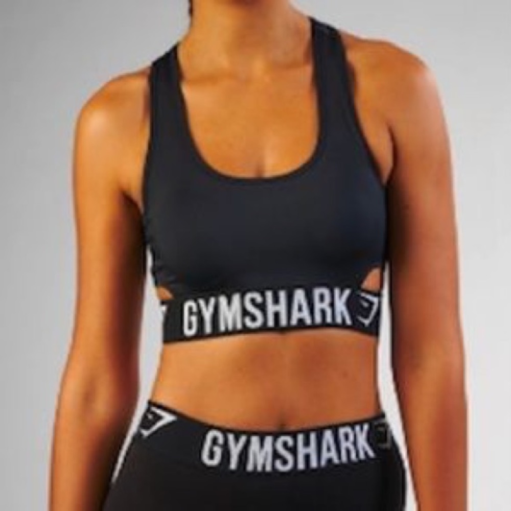 GymShark BLK Sports Bra w/cutout